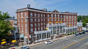 an overhead view of a large brick building with a street at The Hotel Northampton in Northampton