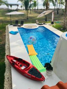 Bazén v ubytování Perfect Ocean Hideaway!!! nebo v jeho okolí