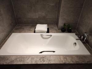Ένα μπάνιο στο Byland Star Hotel