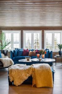 Posezení v ubytování Toppmoderne hytte i Beito