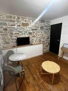 Μια τηλεόραση ή/και κέντρο ψυχαγωγίας στο Appartement Hegoak