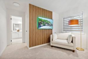 巴里Barrie Luxe, Pool Table 6 BR 6 BA Custom Design A+ Location的相册照片