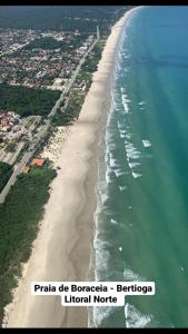 Vista aerea di Casa de praia Boracéia