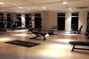 The fitness centre and/or fitness facilities at Contemporary 2BR w/Parking at Marquee Residences