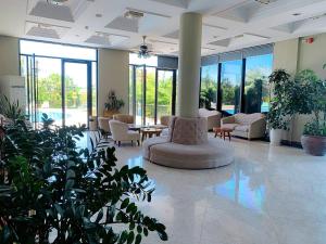 Posezení v ubytování KEP BAY HOTEL & RESORT