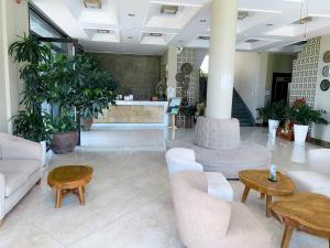 Posezení v ubytování KEP BAY HOTEL & RESORT