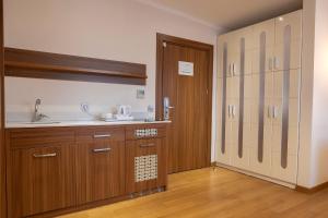 Kuchyň nebo kuchyňský kout v ubytování Mimi Hotel Ankara