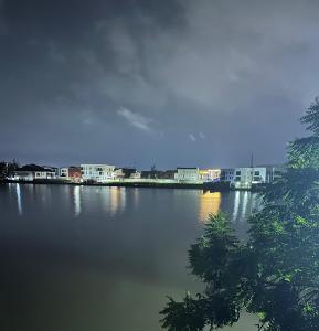 Permandangan sungai dekat dengan hotel