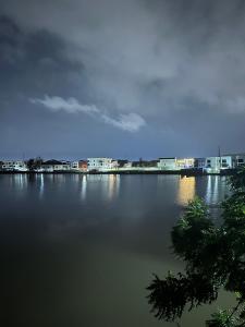 Permandangan sungai dekat dengan hotel