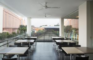 Restoran ili drugo mesto za obedovanje u objektu Amaris Hotel Madiun