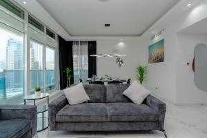 Gallery image of Marina Yacht Club Views - 3BR Modern Furnished in Dubai