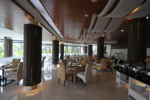 Εστιατόριο ή άλλο μέρος για φαγητό στο Ijen Suites Resort & Convention
