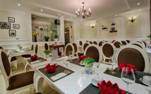 Ruang duduk di La Beaute De Hanoi Hotel