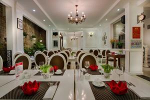 Ruang duduk di La Beaute De Hanoi Hotel