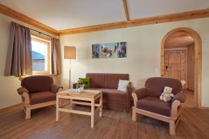 Das Hopfgarten Aparthotel的休息区