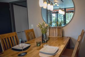 Fotografie z fotogalerie ubytování Sonnenstube - Westbalkon, Ruhige Lage, Sauna, Pool, Seenähe, Dachterrasse v destinaci Möhnesee