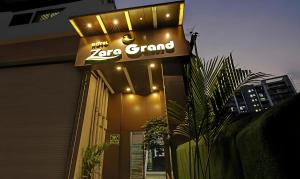 ムンバイにあるZARA GRAND HOTELの建物横のZ字