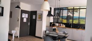 Część wypoczynkowa w obiekcie Appartement sous les remparts