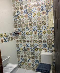 Un baño de Z Pyramids Inn