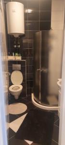 Koupelna v ubytování LUX Apartmani Jagodina