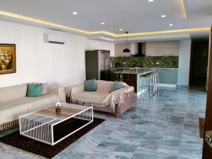 A seating area at Villa Agate