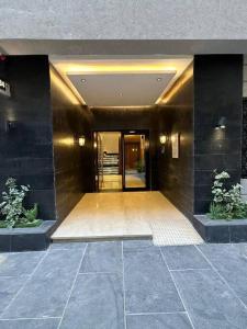 Facaden eller indgangen til Three Bedroom furnished apartment in north Riyadh
