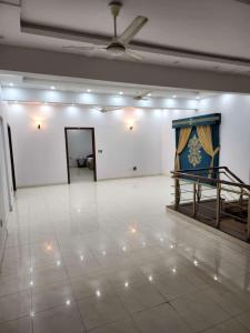 Gallery image of Karachi Room's in Karachi