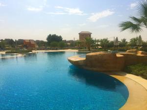 Piscina di 3-Brs Beachside Modern chalet Seaview & 3min walking l BBQ o nelle vicinanze