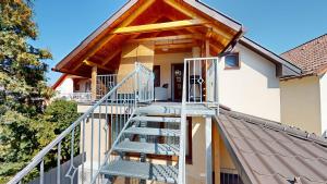 A balcony or terrace at Silver Zsóry Apartman