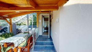 A balcony or terrace at Silver Zsóry Apartman
