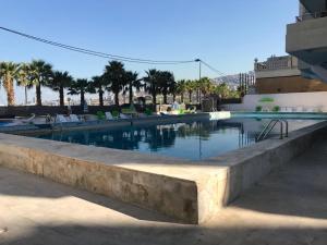 Bazén v ubytování Chalet in Jounieh, pool, amazing sea view, wifi Maameltein nebo v jeho okolí