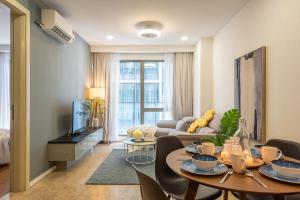 Televisyen dan/atau pusat hiburan di Bintang Fairlane Residences near Pavilion by GL Staycation