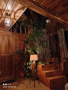 صورة لـ The Tree Top Treehouse Jibhi في Jibhi