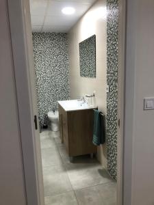 Apartamento La Plana的一间浴室
