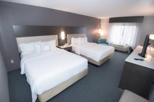 Postel nebo postele na pokoji v ubytování Fairfield Inn & Suites Atlanta Airport North