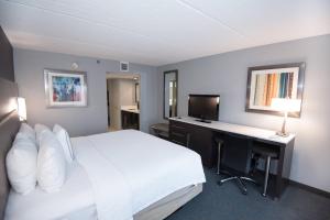 Postel nebo postele na pokoji v ubytování Fairfield Inn & Suites Atlanta Airport North