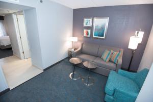 Posezení v ubytování Fairfield Inn & Suites Atlanta Airport North