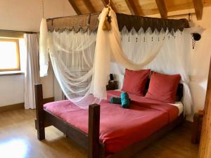 Postel nebo postele na pokoji v ubytování Gite du Coustal, Cajarc, Lot + 36 fotografií