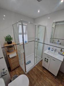 Et badeværelse på Casa Coral + 55 billeder