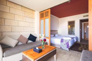 Rúm í herbergi á Barceló Tiran Sharm