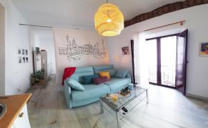 Posezení v ubytování Lovely Center Apartments Seville - Sunny Balcony Alfalf + 32 fotografií