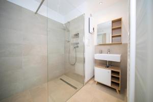 Vonios kambarys apgyvendinimo įstaigoje Favorite Stays - Suite And More - Neuss