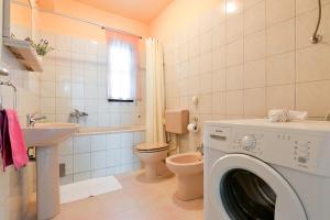 Kúpeľňa v ubytovaní Apartments Doda