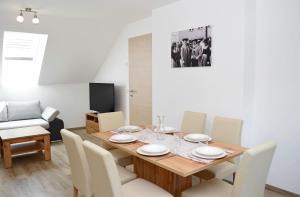 Telewizja i/lub zestaw kina domowego w obiekcie Appartement Mauterndorf