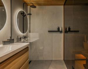Koupelna v ubytování Tamula Lake Loft apartment with sauna and self check in