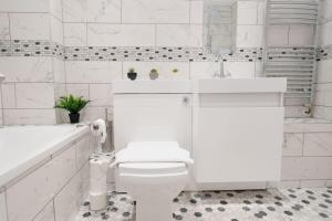 Fotografie z fotogalerie ubytování Prenton House, 3BR Close to Liverpool v destinaci Birkenhead + 19 fotografií