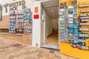 Supermarket nebo jiné obchody v  apartmánu nebo okolí