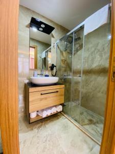 A bathroom at PALMERA ART HOUSE