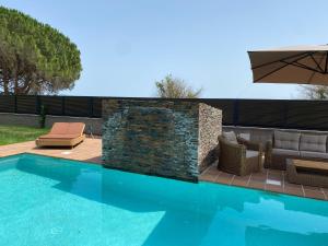 Piscina a Villa Sol Luxury Costa Brava Golf o a prop