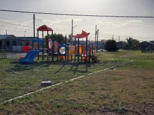 Herní místnost nebo prostor pro děti v ubytování Beautiful 1-Bed House in New Harbour Village 3 Old Harbour St Catherine Jamaica Secured gated community